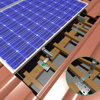 Система кріплення сонячних панелей на черепичному даху