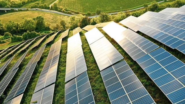 Які переваги виробництва сонячної фотоелектричної енергії в захисті навколишнього середовища?