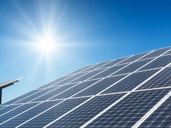 Neoen забезпечує перші 100 МВт сонячної електростанції Квінсленда потужністю 400 МВт
